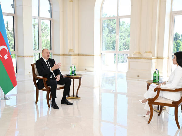 İlham Əliyev “Əl-Ərəbiyyə” telekanalına müsahibə verib - FOTO