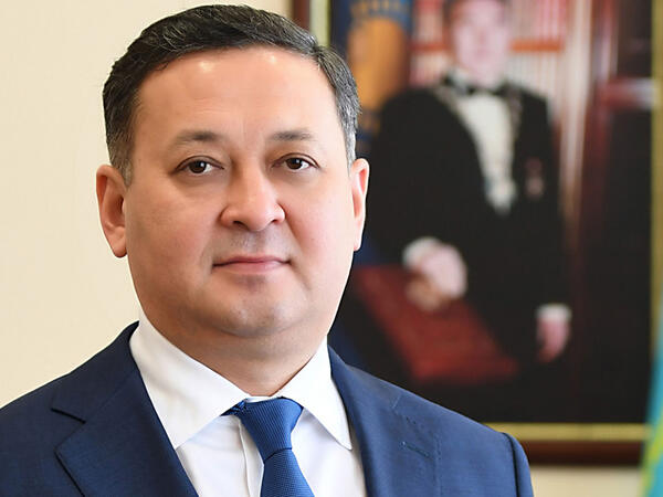 Çindən qayıdan kimi SAXLANILDI - <span class="color_red">FOTO</span>