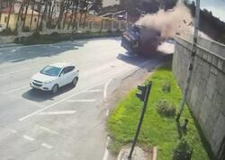 Bakıda “KamAZ”ın maşının üstünə aşdığı an - <span class="color_red">VİDEO - FOTO</span>