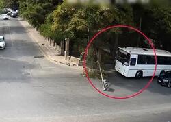 Avtobusu elə sürdü ki, işıqforu kökündən çıxardı - <span class="color_red">VİDEO</span>