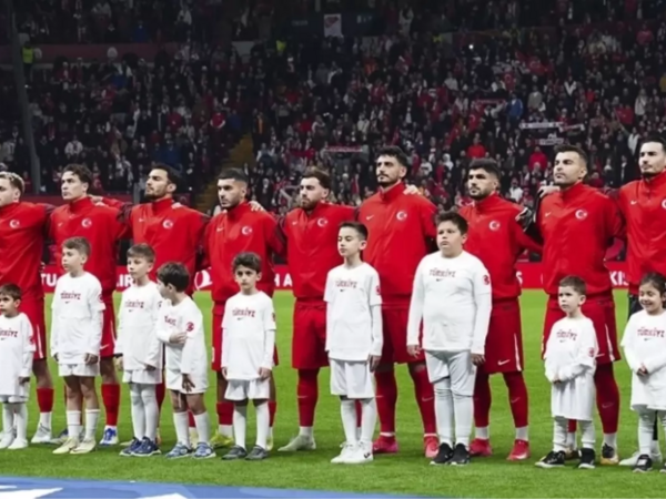 Türkiyə - İspaniya oyununda “Boz qurd” işarəsi - <span class="color_red">VİDEO</span>