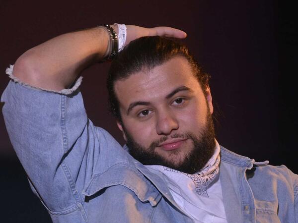 Azərbaycanlı müğənninin erməni aktyorla səmimi VİDEOsu müzakirə yaratdı