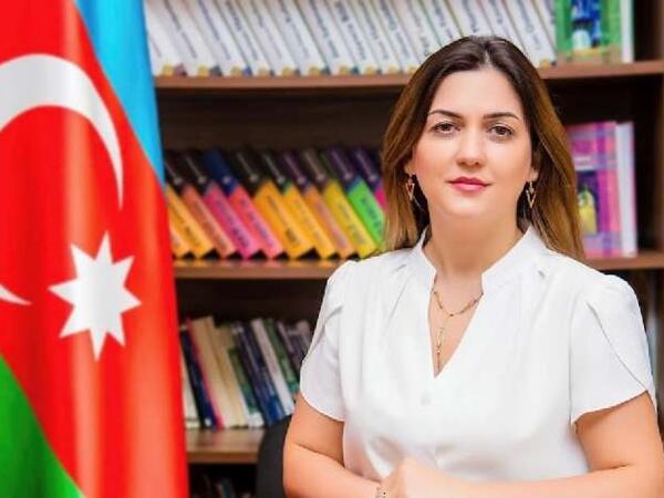 Məktəb direktoru qızına görə işdən çıxdı - FOTO