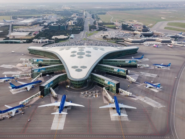 Bakı aeroportuna gələn taksilərlə bağlı məsələyə dair AÇIQLAMA