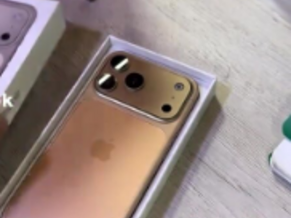 iPhone 17 Bakıda maşın qiymətinə satışa çıxdı - <span class="color_red">VİDEO</span>
