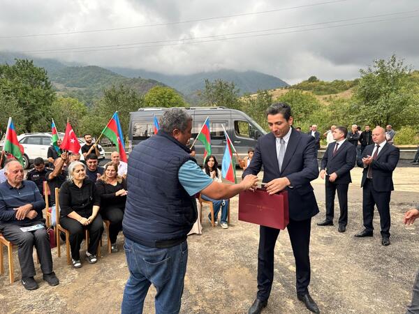 Hadrut qəsəbəsinə yola düşən ilk köç karvanı doğma yurda çatıb - <span class="color_red">YENİLƏNİB</span>
