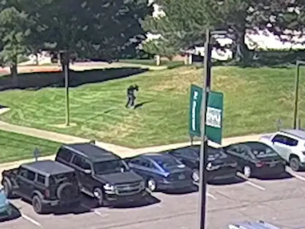 FBİ Çarli Kirkin qatilinin görüntüsünü yaydı, mükafat qoydu - FOTO
