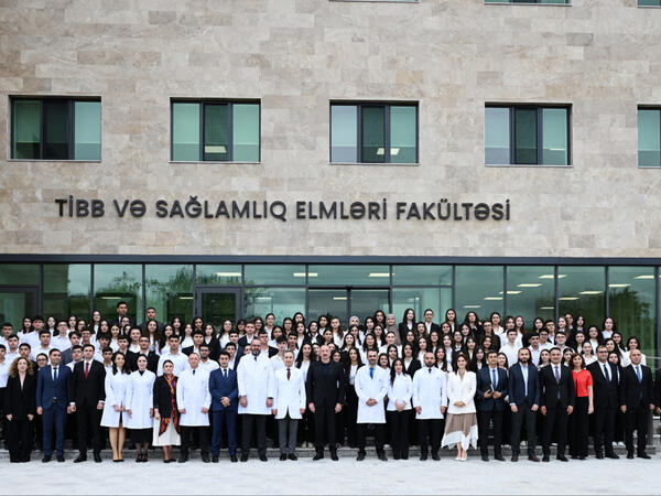Prezident Qarabağ Universitetinin Klinikası binasının, Tibb və sağlamlıq elmləri fakültəsinin tədris korpusunun açılışında iştirak edib