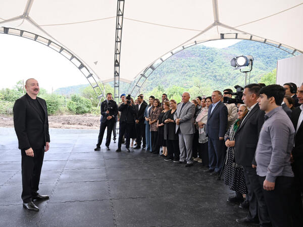 İlham Əliyev Xocalının Badara, Daşbulaq, Seyidbəyli və Şuşakənd kəndlərinin sakinləri ilə görüşüb