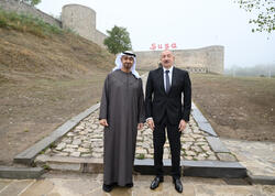 Azərbaycanın və Birləşmiş Ərəb Əmirliklərinin prezidentləri Şuşa qalasının önündə foto çəkdiriblər - FOTO