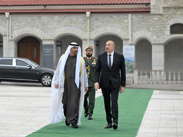 Birləşmiş Ərəb Əmirliklərinin Prezidentinin Azərbaycana rəsmi səfəri başa çatıb
