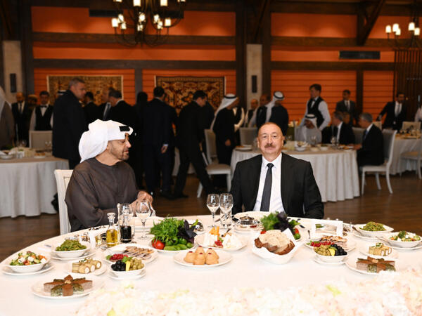 Şuşada İlham Əliyevin adından Birləşmiş Ərəb Əmirliklərinin Prezidentinin şərəfinə rəsmi nahar verilib - FOTO