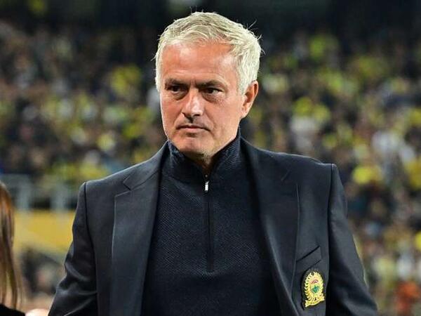 “Qarabağ” məğlubiyyətindən sonra “Benfika” Mourinyonu gətirdi - <span class="color_red">FOTO</span>