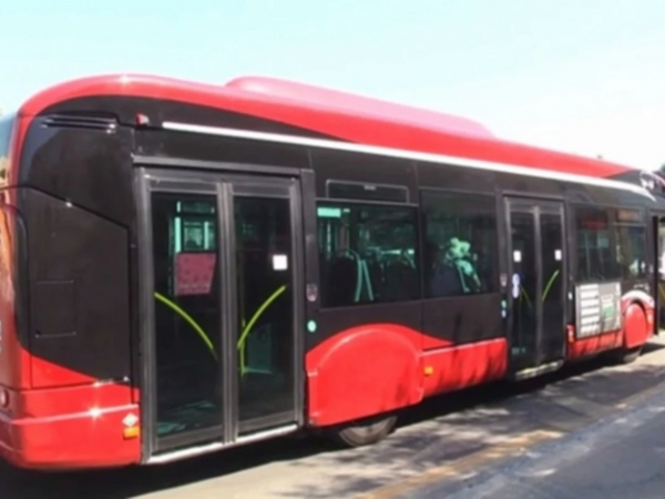“28 May”da bədbəxt hadisə - “Bakubus”un avtobusu qadını vurdu