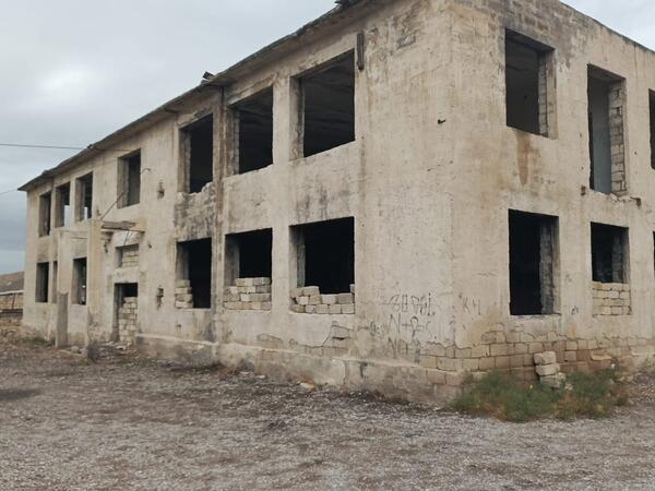 Bağa baxmadılar, dağ oldu - Qaradağdakı keçmiş bağça indi zibilliyə çevrilib - FOTO