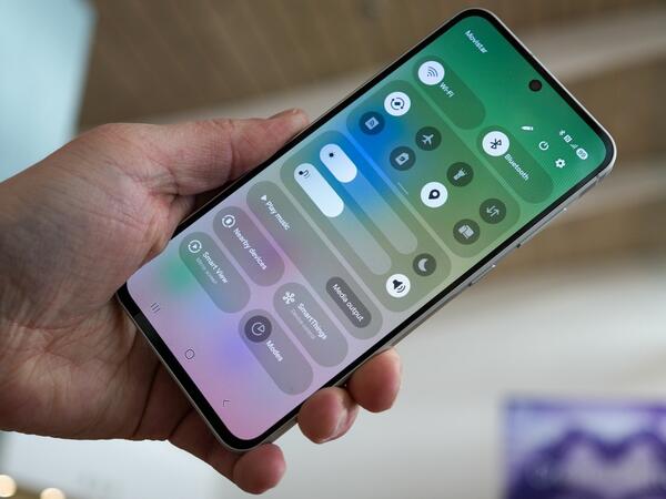 &quot;Samsung&quot; istifadəçilərinə xəbərdarlıq - Risk aşkar edildi