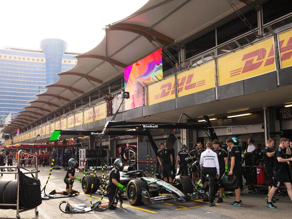 Formula 1 Qatar Airways Azərbaycan Qran Prisi 2025: Sürət həvəskarları Pit zolağı gəzintisində - <span class="color_red">FOTO</span>