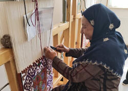78 yaşlı nənə tələbə oldu: 12 nəvəsi, 12 nəticəsi var... – <span class="color_red">VİDEO - FOTO</span>