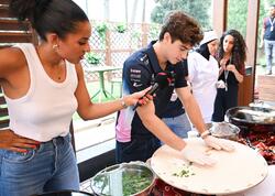 Formula 1 pilotları Bakıda qutab bişirdilər! - <span class="color_red">FOTOlar</span>