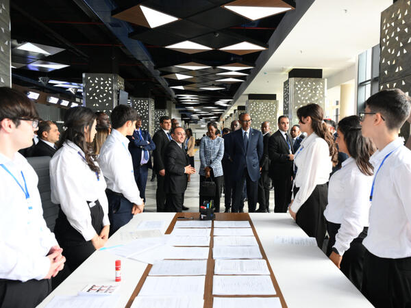 Ruanda Prezidenti “ASAN Xidmət” mərkəzinin fəaliyyəti ilə tanış olub - FOTO
