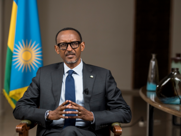 Ruanda Prezidenti Pol Kaqame Fəxri xiyabanda Ulu Öndər Heydər Əliyevin məzarını ziyarət edib