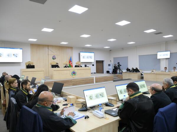 Ermənistan vətəndaşları məhkəmədə Paşinyanla bağlı tələb irəli sürdülər