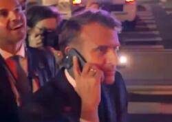Polis Makronu saxladı, o da Trampa zəng etdi - <span class="color_red">VİDEO</span>