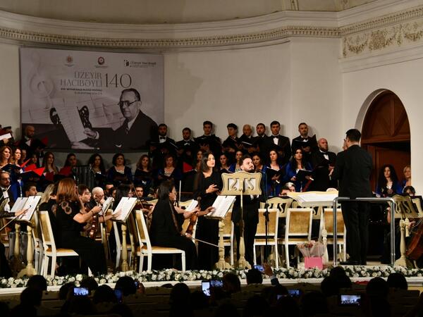 Filarmoniyada “Üzeyir Hacıbəyli və türk dünyasının musiqisi” adlı konsert proqramı baş tutub -  FOTO