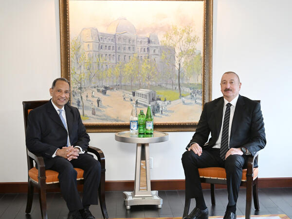 İlham Əliyev Nyu-Yorkda ABŞ Ticarət Palatasının baş vitse-prezidenti ilə görüşüb - <span class="color_red">FOTO</span>