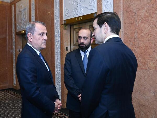 Azərbaycan və Ermənistan XİN rəhbərləri ABŞ-də Transatlantik şam yeməyində iştirak ediblər