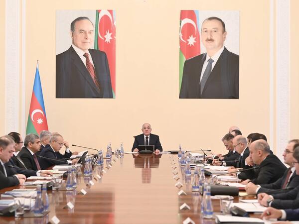 Əli Əsədov nazirləri topladı <span class="color_red">FOTOlar</span>