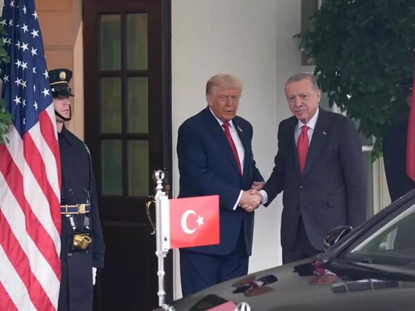 Ərdoğan 6 ildən sonra Ağ Evdə – Tramp şəxsən qarşıladı - <span class="color_red">FOTO</span>