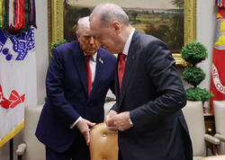 Trampdan Ərdoğana jest - Hörmətini belə göstərdi... - FOTO