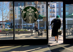 &quot;Starbucks&quot; yüzlərlə mağazasını bağlayır - 900 iş yeri ixtisar ediləcək