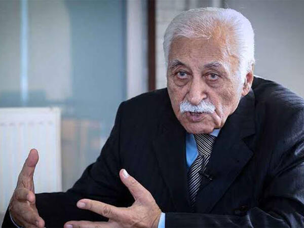 Qarabağlı Yavuz Bülent Bakiler vəfat etdi