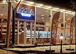 Stəkana tüpürüb müştərilərə çay süzən Ayşən işdən çıxarıldı - &quot;Azra&quot;nın əməkdaşı imiş - <span class="color_red">VİDEO</span>