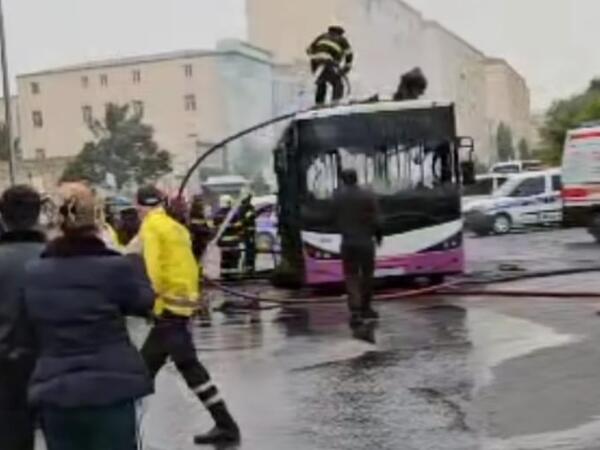 Sumqayıtda avtobus yandı