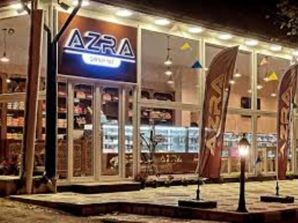 Stəkana tüpürüb müştərilərə çay süzən Ayşən işdən çıxarıldı - &quot;Azra&quot;nın əməkdaşı imiş - <span class="color_red">VİDEO</span>