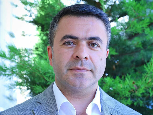 Qəfil yerə yıxılıb, yarım saata yaxın ürək masajı ediblər...
