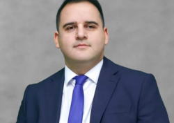 Qalmaqallı prorektor işdən çıxarıldı: Yerinə o gətirildi