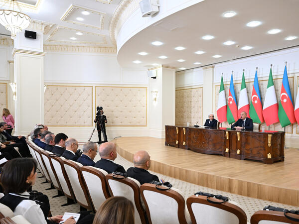 Azərbaycan və İtaliya prezidentləri mətbuata bəyanatlarla çıxış ediblər - <span class="color_red">FOTO</span>