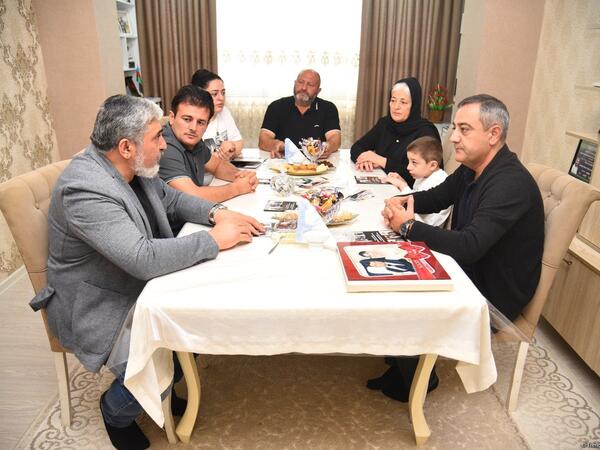 “Bakı Şəbəkəsi” Araşdırmalar və Təhlil İctimai Birliyi şəhid jurnalist Sirac Abışovun ailəsinə baş çəkib - VİDEO - FOTO