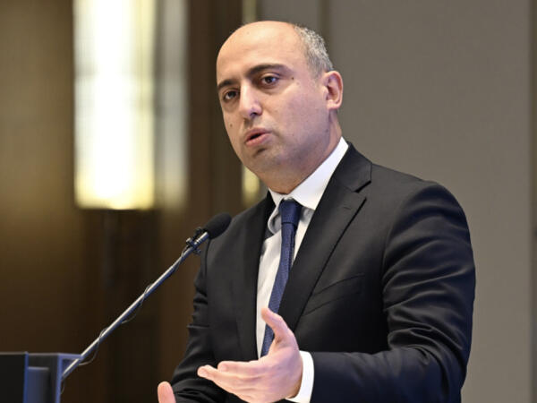 Emin Əmrullayev Peşə Agentliyinin direktorunu vəzifəsindən azad etdi - <span class="color_red">FOTO</span>