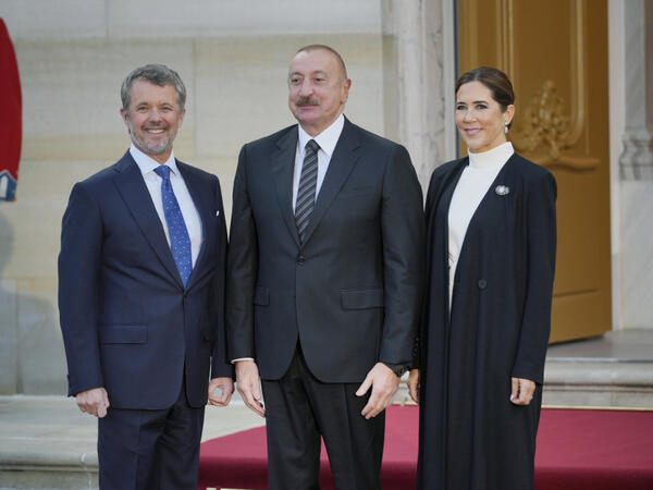 İlham Əliyev Kopenhagendə ziyafətdə iştirak edib - <span class="color_red">FOTO</span>