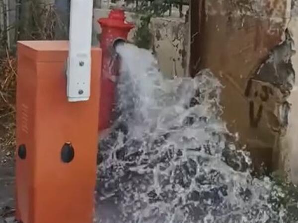 Xırdalanda küçəni su basdı - <span class="color_red">VİDEO</span>