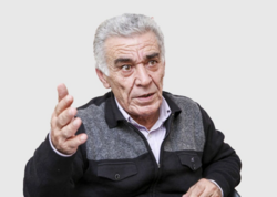 Tanınmış şairin vəziyyəti ağırlaşdı