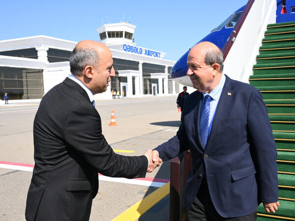 Ersin Tatar Azərbaycana səfərə gəlib - FOTO