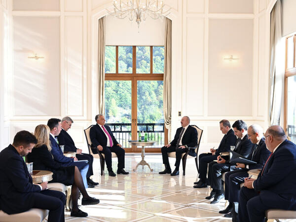 Azərbaycan Prezidenti Qəbələdə Viktor Orban ilə görüşüb - FOTO