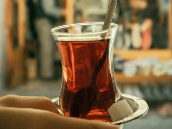 Belə içəndə mədə xərçəngi yaradır - Süfrələrimizin <span class="color_red">əvəzolunmazıdır</span>