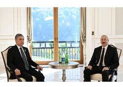 İlham Əliyev Qəbələdə Qurbanqulu Berdiməhəmmədov ilə görüşüb - FOTO